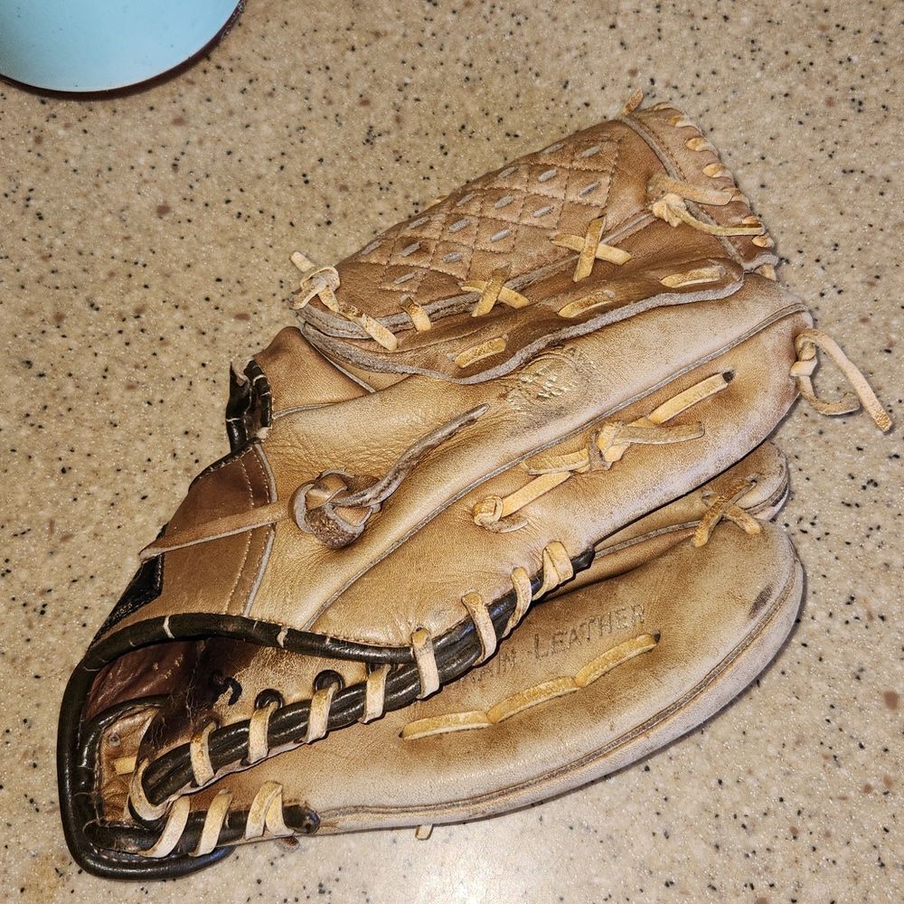 Nesco 4190 Leather Deep Pocket Baseball Glove